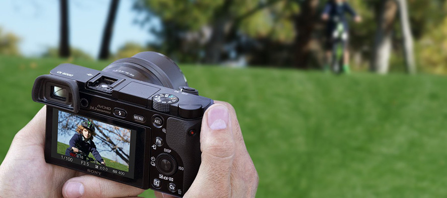 Sony A6000 Aparat Foto Mirrorless 24MP APSC Full HD Kit cu
